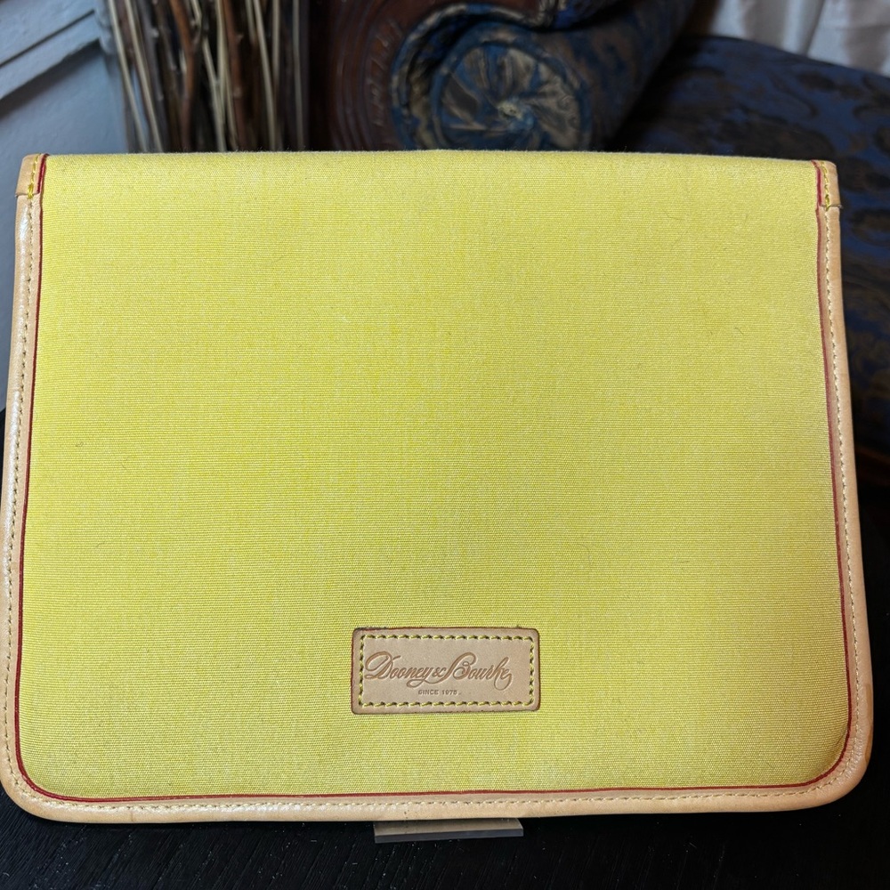 Pre Owned Vintage Dooney & Bourke IPad/Tablet Padded Case Holder/Clutch - Yellow - Picture 4 of 7